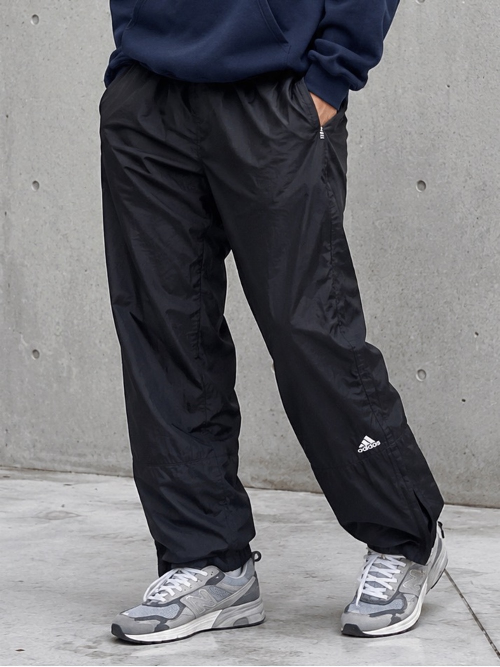 Vintage Y2K adidas Nylon Wind Pants Black Lined Track Joggers Size Large